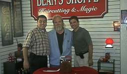 Padre e hijo viven el arte de la magia y sorprenden a Honduras