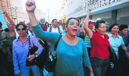 Pese a crisis económica de Honduras, Lobo sigue de vacaciones