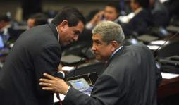 Liberales dispuestos a unirse con 'bancadita” azul