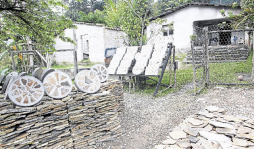 Familias de Taulabé venden piedras de enchape