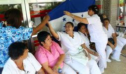 Contratar otro personal, solución de Gobierno ante paro de enfermeras