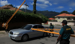 Vecinos de Los Álamos también se protegen