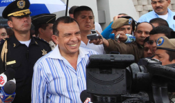 Presidente Lobo acepta renuncia de ministro de Finanzas de Honduras