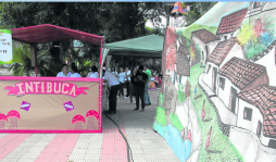 Celebran Día del Turismo con alegre fiesta catracha