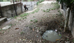 En la Modesto demandan cambio de tubería de agua