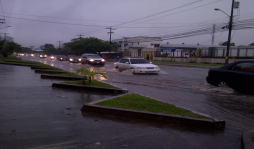 Caos en San Pedro Sula a causa de las lluvias