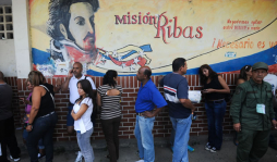 Venezuela: Capriles se enfrentará a Hugo Chávez