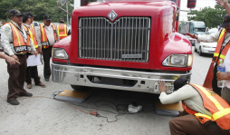 Con básculas regulan la carga de las rastras