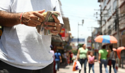 Baja el movimiento de dólares en calles