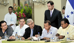 La Secretaria de Finanzas redacta decreto del Bajo Aguán