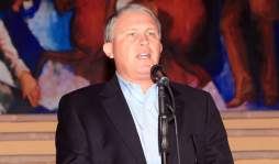 Pasan feriados a los lunes 8 y 15 de octubre