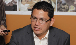 Escoto denuncia amenazas de muerte de supuestos maestros