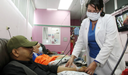 Los Ángeles de los pacientes con cáncer del Seguro Social