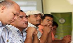 Gobierno a diálogo con sector magisterial