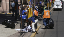 Retiran toneladas de propaganda en la capital en Honduras