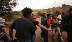 Asesinan a policía y su hijo en una cancha de fútbol en Tegucigalpa