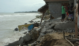Marejada causa daños en Corozal