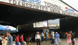 Progreseños se toman calles y comercio en víspera de Navidad