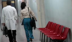 Honduras: pagos, vacaciones y personal exigen médicos en paro