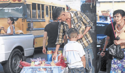 'Venta loca” de pólvora en el centro, mercados y bulevares de San Pedro