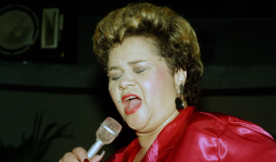 Muere Etta James, legendaria cantante de EUA