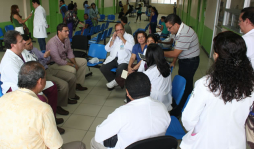 Médicos del Seguro Social se unen al paro de labores