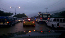 Caos en San Pedro Sula a causa de las lluvias