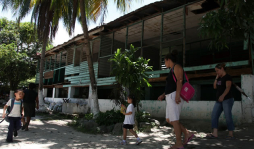 Voluntarios restaurarán la escuela Dionisio de Herrera