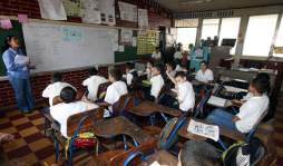 Maestros convocan a protesta el martes