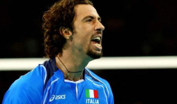 Jugador de voleibol muere durante un partido