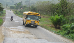 Carretera en pésimo estado espera a turistas