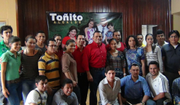 Toño Rivera promete apoyo a los jóvenes