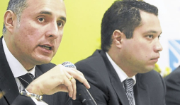 Ministro denuncia persecución de fiscales