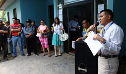 Pago de salario piden maestros interinos