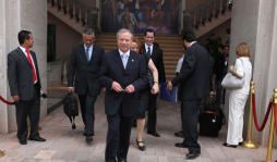 Canciller de Costa Rica sondea con Lobo disputa de Nicaragua