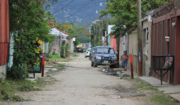 Disputa entre vecinos por cierre de vías en la Luisiana