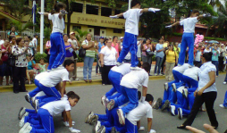 Escolares marchan en San Pedro Sula
