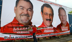 Destruyen rótulos de Roberto Contreras