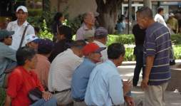 Hondureños anhelan más fuentes de empleo