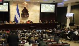 Suspenderán al fiscal general y piden cabezas de la DIECP