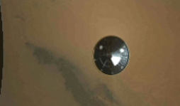 Curiosity envía fotografías a color