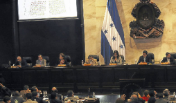 Cada bancada del Congreso propuso dos candidatos