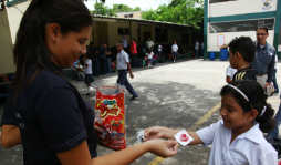 Hacen campaña para niña que está en coma
