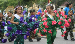 Civismo en desfile de estudiantes de prebásica