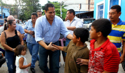 Pastor inicia lucha por candidatura nacionalista