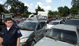 Vecinos urgen traslado de depósito de Tránsito