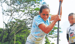 San José de Tarros, la aldea de calles y río de oro en Honduras