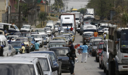 Más de 30 mil vehículos salen de San Pedro Sula