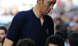 El hombre más alto del mundo dejó de crecer