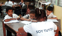 Niños tutores ayudaron a disminuir cifra de aplazados